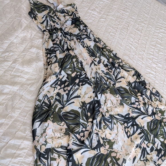 🌿H&M CHIFFON MAXI🌿 - Picture 2 of 12